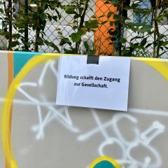 Link öffnet seitenüberlagerndes Dialog-Fenster