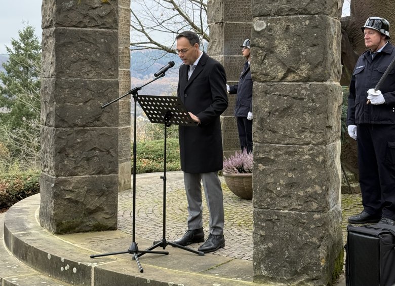 A memorial service for the National Day of Mourning took place at the war memorial in Konz.