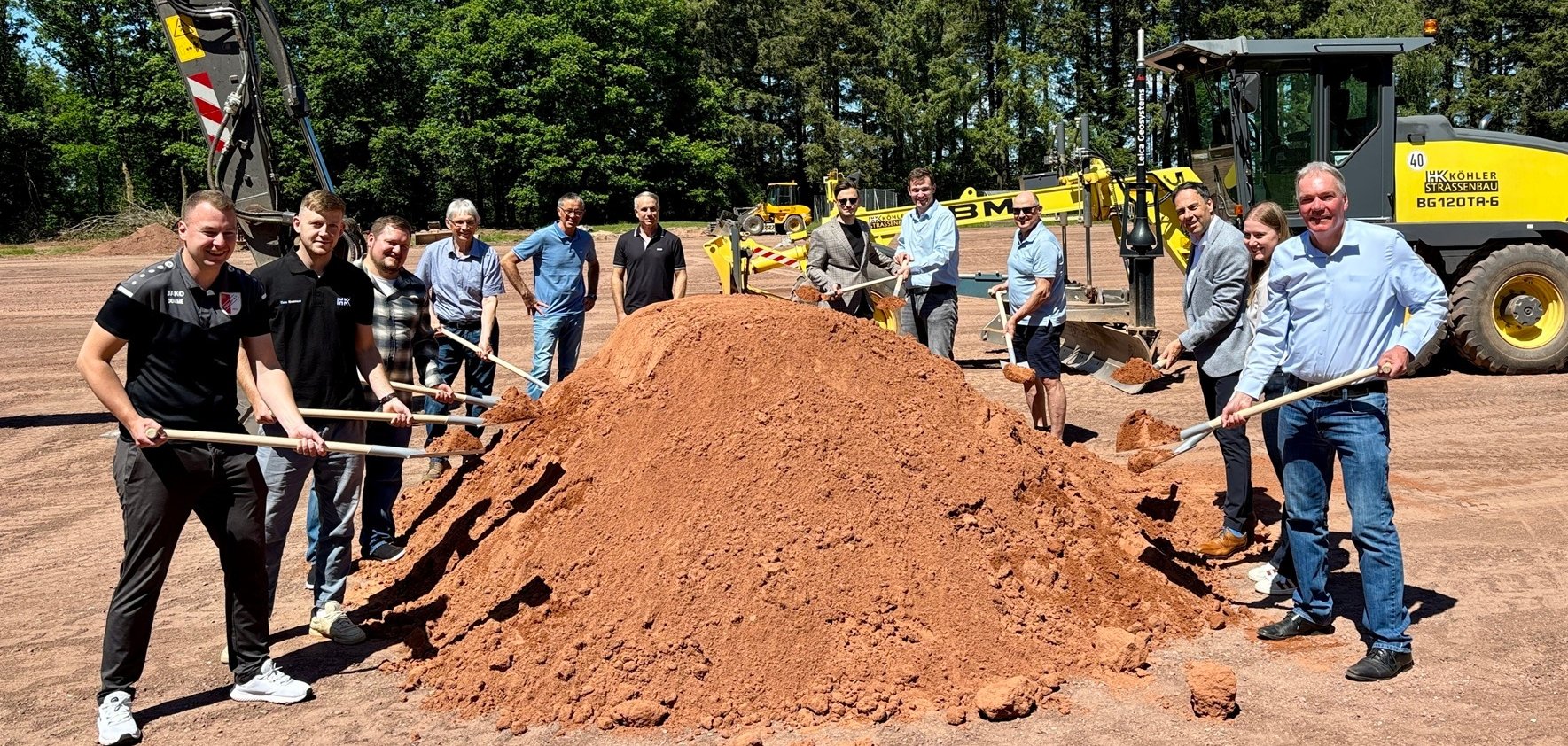 Groundbreaking ceremony for artificial turf pitch in Pellingen