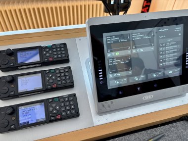 Nouvelles technologies et écrans au centre opérationnel des pompiers