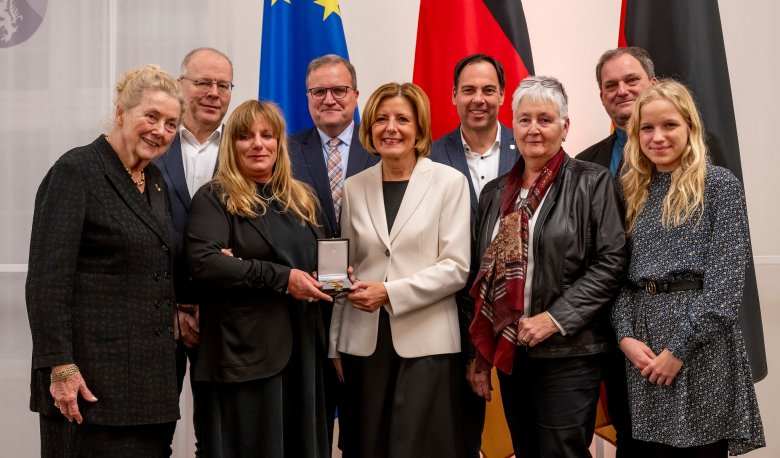 Link öffnet seitenüberlagerndes Dialog-Fenster