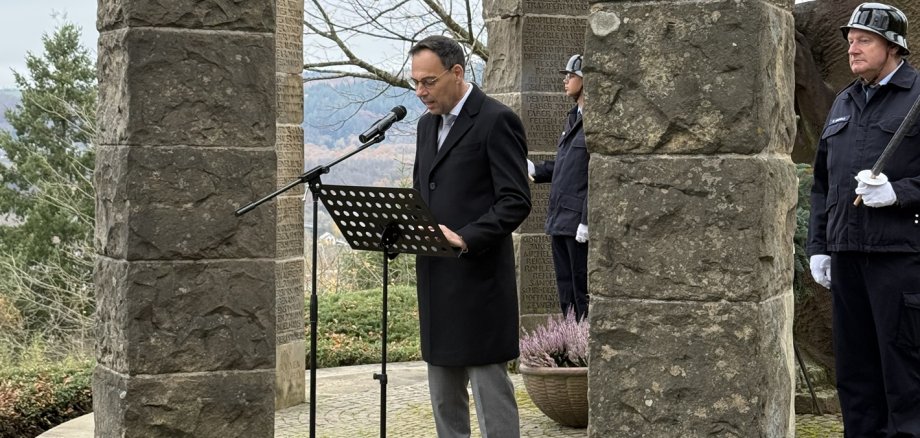 Bij het oorlogsmonument in Konz vond een herdenkingsdienst plaats ter gelegenheid van de Nationale Rouwdag.