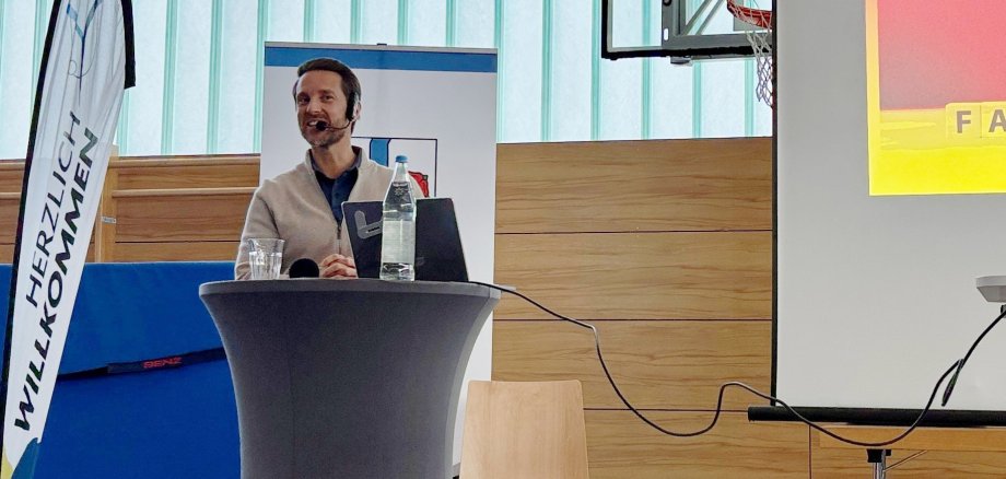 Meneer Wissen2go bij Schoolcentrum 1